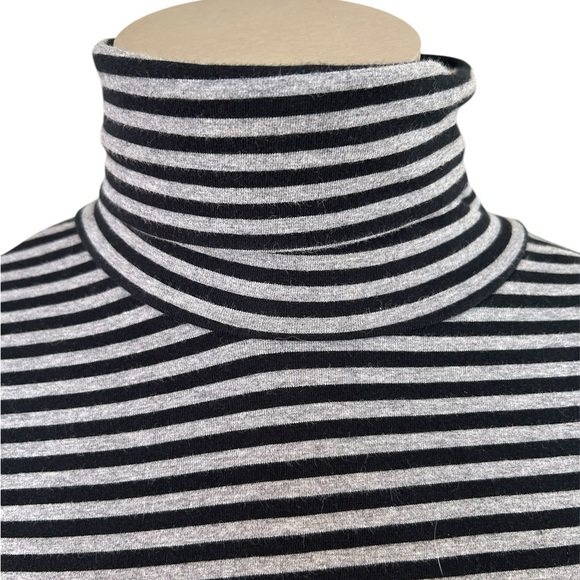 Eddie Bauer Black and White Striped Turtleneck Long Sleeve Top Size Large - Picture 3 of 4